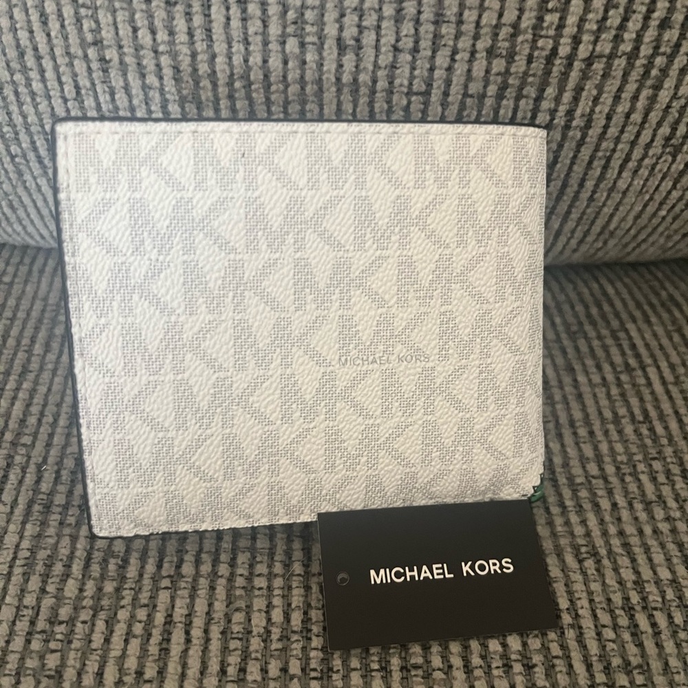 Michael Kors White and Gray green Monogram Wallet - Picture 2 of 11